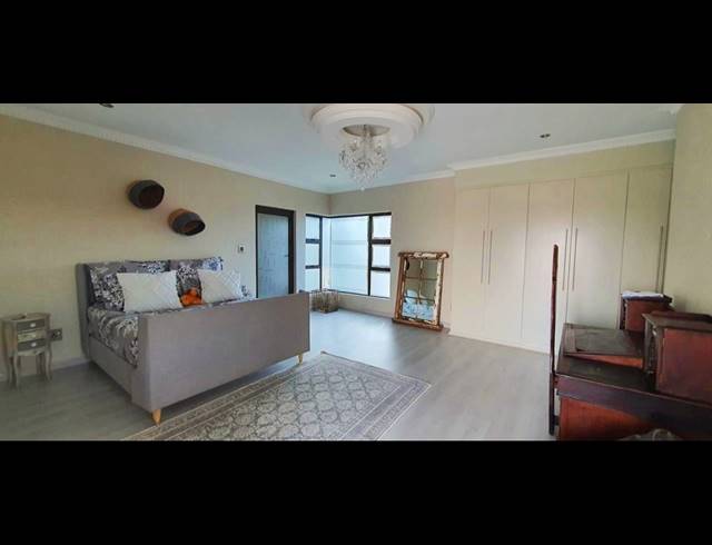 4 BEDROOM TOWNHOUSE FOR SALE IN SOUTH CREST